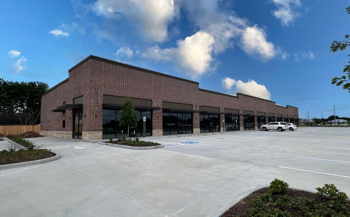 Pictures of Retail, Office, Restaurant property located at 5149 Reading Rd, Rosenberg, TX 77471 for lease - image #1