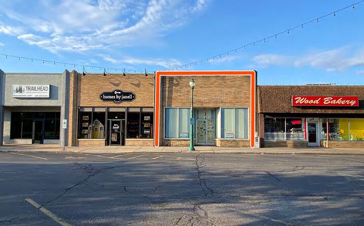 Pictures of Retail, Office property located at 109 W 1st St, O'Fallon, IL 62269 for lease - image #1