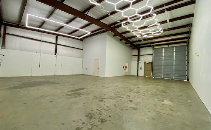 Pictures of Retail, Office, Industrial property located at 4120 Metro Dr, Shreveport, LA 71109 for lease - image #1