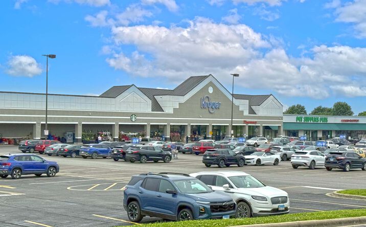 Pictures of Retail property located at 400-423 S 42nd St, Mount Vernon, IL 62864 for lease - image #1