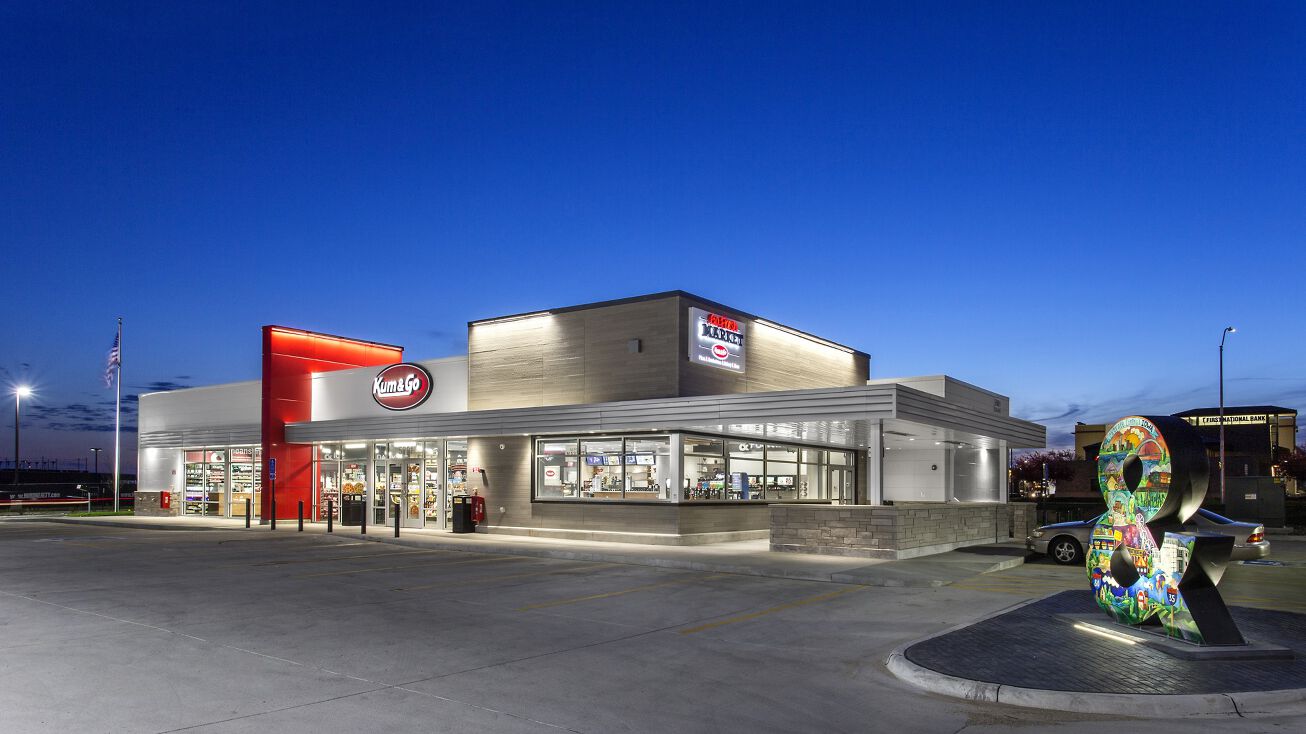 5901 Mills Civic Parkway, West Des Moines, IA 50266 Retail Space for