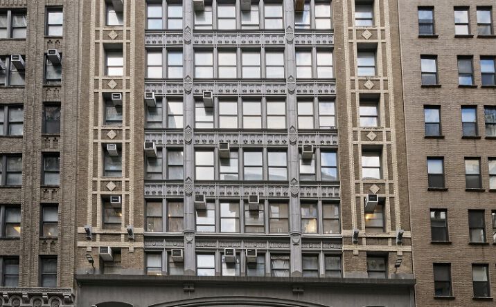 Pictures of Office property located at 241 W 37th St, New York, NY 10018 for lease - image #1