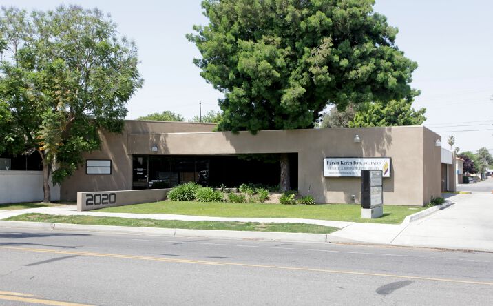 Pictures of Office property located at 2020 21st St, Bakersfield, CA 93301 for lease - image #1