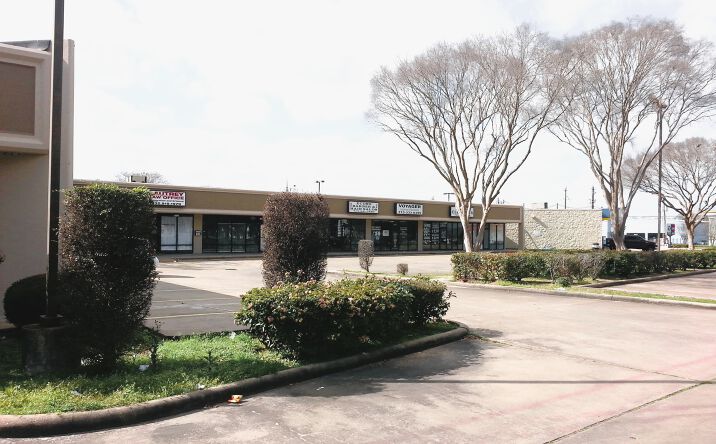 Pictures of Retail, Office, Special Purpose property located at 9860 Windmill Lakes Blvd, Houston, TX 77075 for lease - image #1