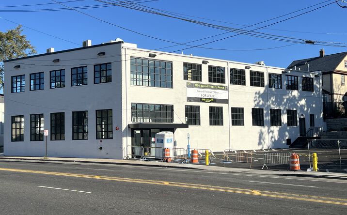 Pictures of Retail, Office, Industrial property located at 190 Mineola Ave, Roslyn Heights, NY 11577 for lease - image #1