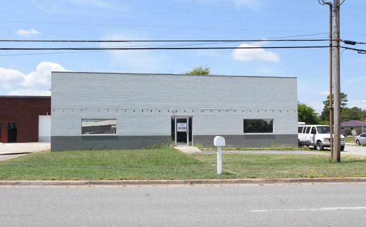 Pictures of Retail, Office property located at 1701 Central Pkwy SW, Decatur, AL 35601 for lease - image #1