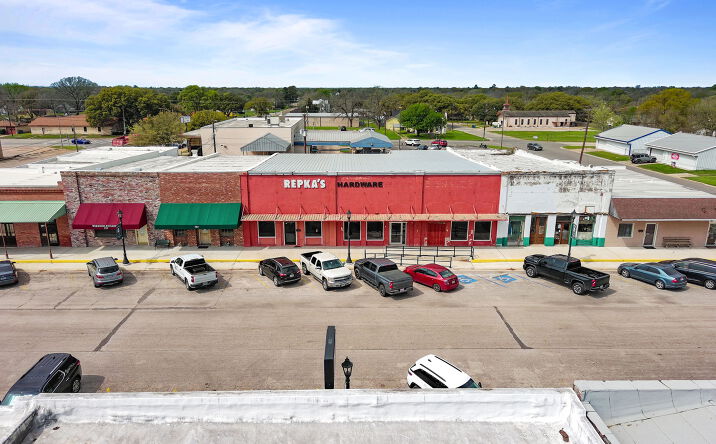 719 12th St, Hempstead, TX 77445 | Crexi.com