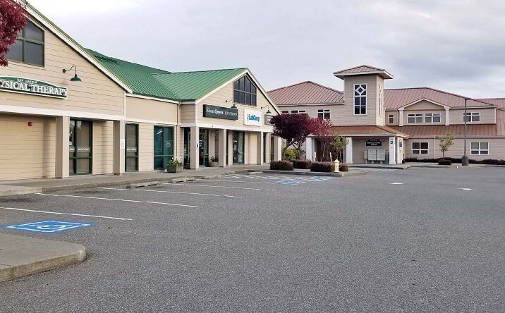 Pictures of Office property located at 275 SE Cabot Dr, Oak Harbor, WA 98277 for lease - image #1