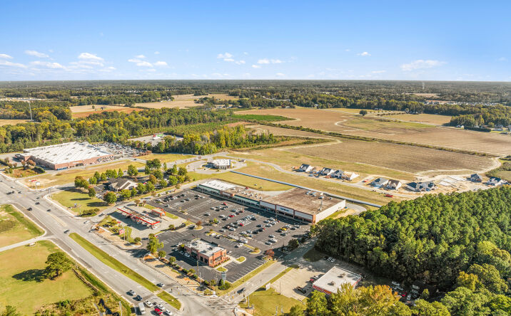 Pictures of Retail property located at 131 Nashville Commons Dr, Nashville, NC 27856 for lease - image #1