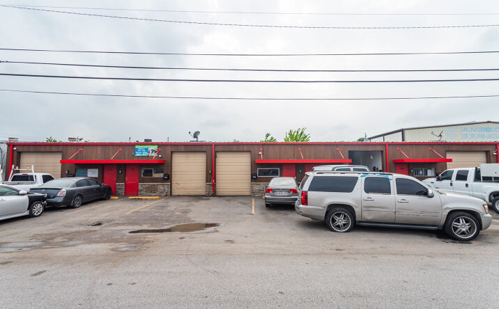 Pictures of Office, Industrial property located at 7114 Atwell Dr, Houston, TX 77081 for lease - image #1
