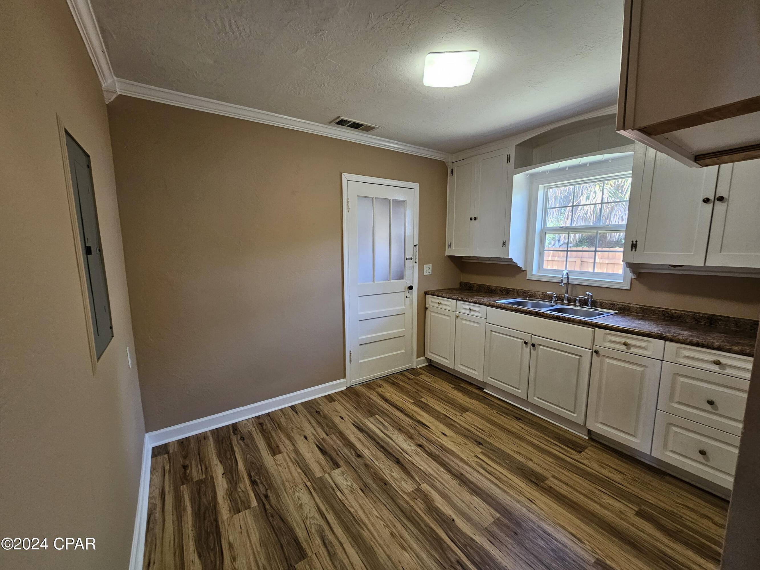 1122 JENKS AVE Panama City FL 32401-2439 APN: 18513-000-000 | Crexi.com