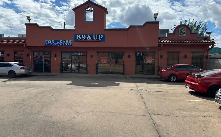 Pictures of Retail property located at 6119 Clarewood Dr, Houston, TX 77081 for lease - image #1