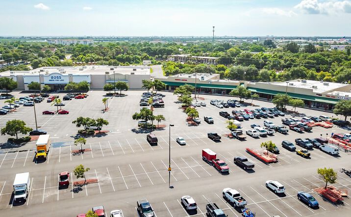 Pictures of Retail property located at 85 - 240 E Merritt Avenue, Merritt Island, FL 32953 for lease - image #1
