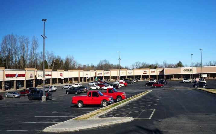 Pictures of Retail property located at 3501 - 3563 West Emory Road, Powell, TN 37849 for lease - image #1