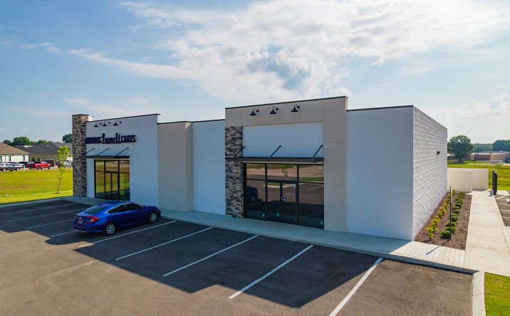 Pictures of Retail, Office, Restaurant property located at 1373 Union University Dr, Jackson, TN 38305 for lease - image #1