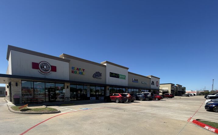 Pictures of Retail property located at 12568 Broadway St, Pearland, TX 77584 for lease - image #1