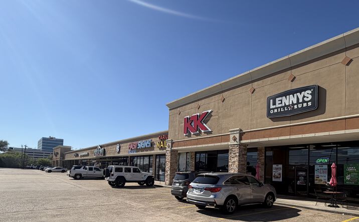 Pictures of Retail, Industrial, Restaurant property located at 16842 State Hwy 3, Webster, TX 77598 for lease - image #1