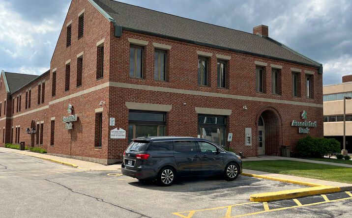 Pictures of Office property located at 2645 N Mayfair Rd, Wauwatosa, WI 53226 for lease - image #1
