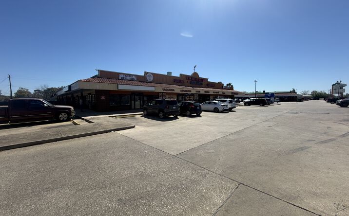 Pictures of Retail, Office, Restaurant property located at 8500 Almeda Genoa Rd, Houston, TX 77075 for lease - image #1