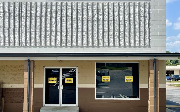 Pictures of Office property located at 601 Pointer Trail, Van Buren, AR 72956 for lease - image #1