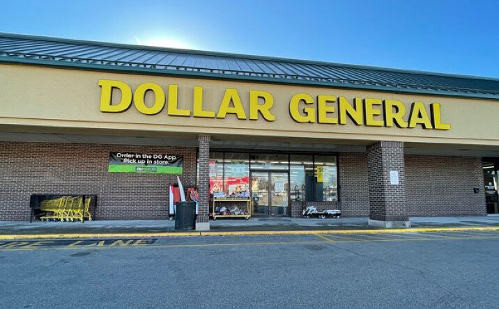 Pictures of Retail property located at 100 Forest Park Plaza, Brazil, IN 47834 for lease - image #1