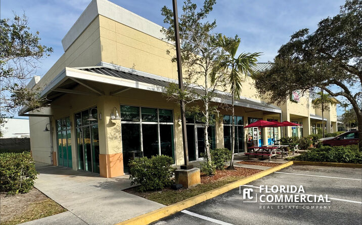 Pictures of Retail property located at 4221-4275 SE Federal Hwy, Stuart, FL 34997 for lease - image #1