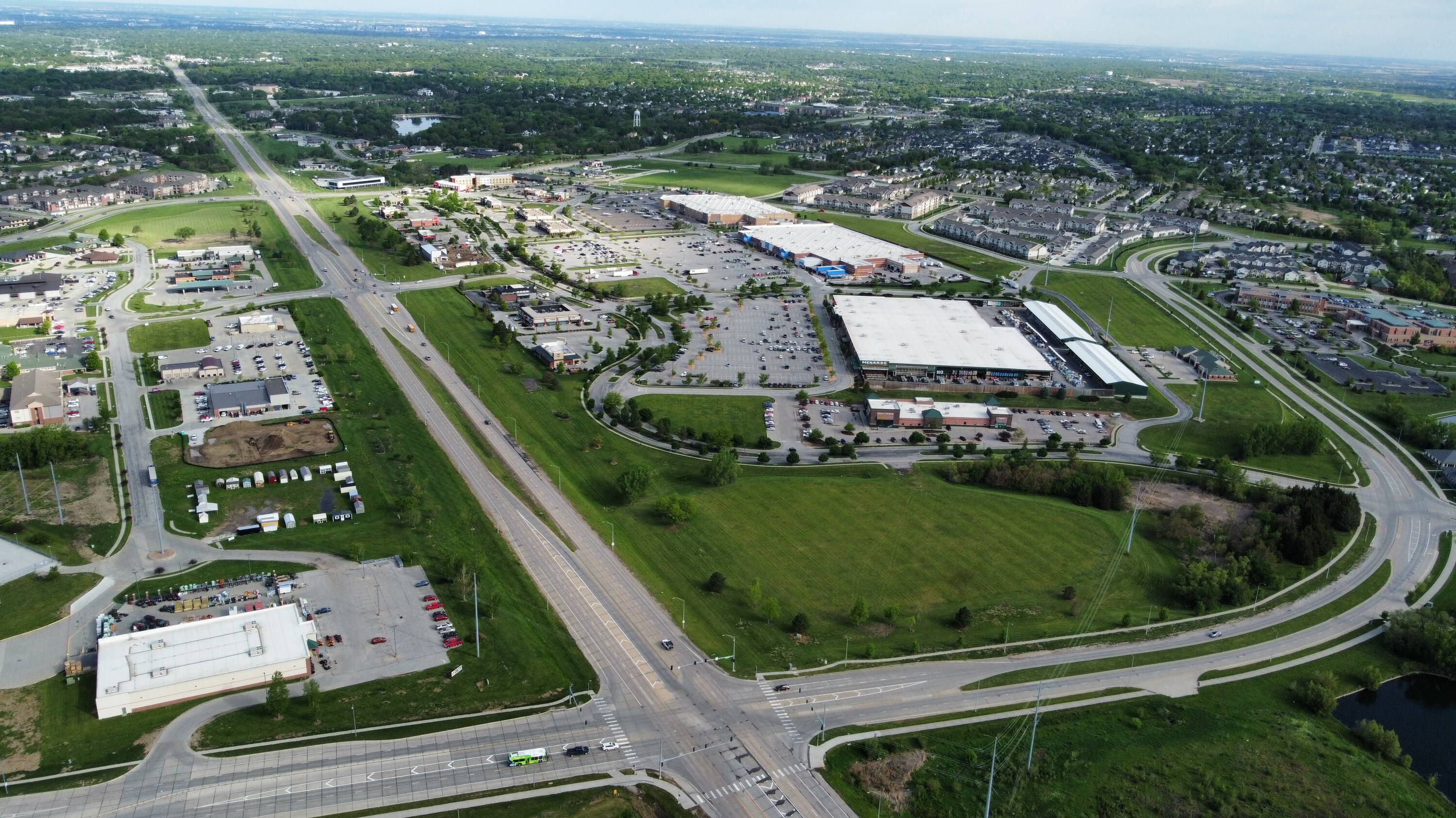 9050 Andermatt Dr, Lincoln, NE 68526