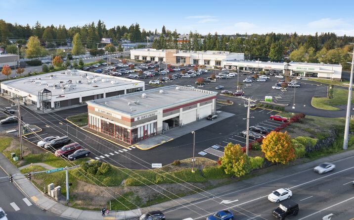 Pictures of Retail, Restaurant property located at 13619 Hwy 99, Everett, WA 98204 for lease - image #1