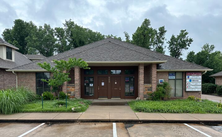 Pictures of Office property located at 428 W 15th St, Edmond, OK 73013 for lease - image #1