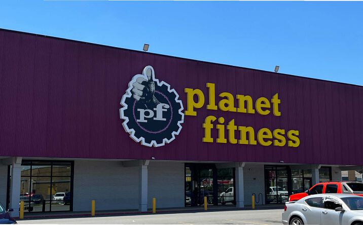 Pictures of Retail property located at 2801 S Olive St, Pine Bluff, AR 71603 for lease - image #1