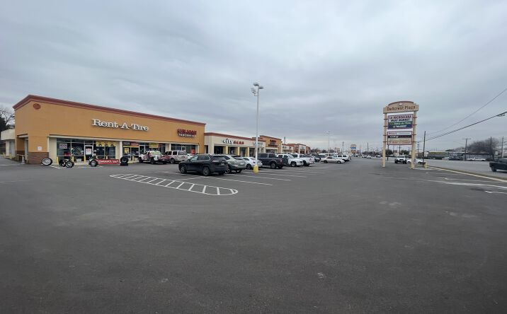 Pictures of Retail, Office property located at 1800 S WW White Rd, San Antonio, TX 78220 for lease - image #1