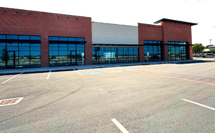 Pictures of Retail property located at Hwy 90 & fm 471, Castroville, TX 78009 for lease - image #1