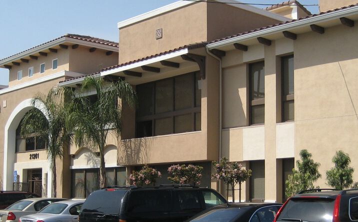 Pictures of Office property located at 21201 Victory Blvd, Warner Center, CA 91303 for lease - image #1