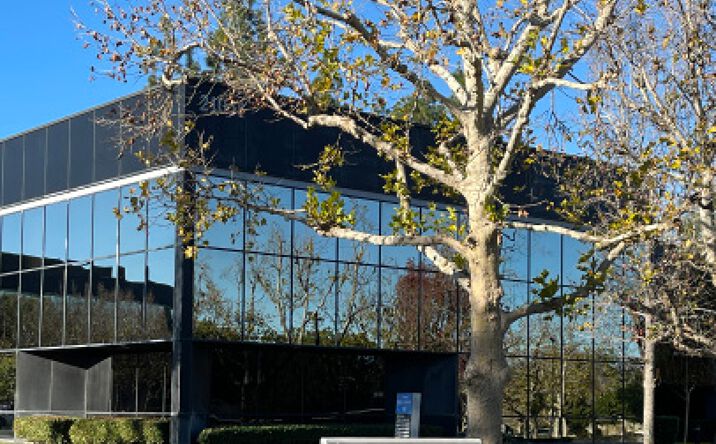 Pictures of Retail property located at 20950, 2101,21031,20970,20935 Warner Center Ln, Los Angeles, CA 91367 for lease - image #1