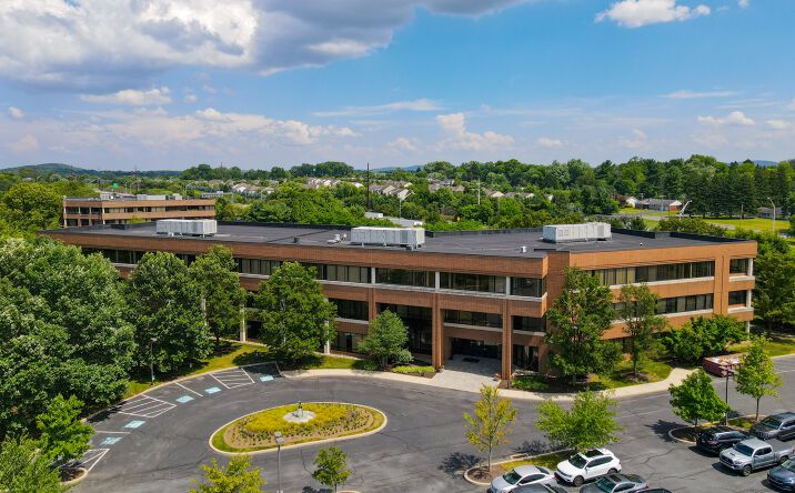 Pictures of Office property located at 1525 Valley Center Pkwy, Bethlehem, PA 18017 for lease - image #1