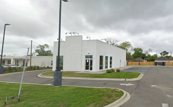 Pictures of Retail, Restaurant property located at 2412 Ryan St, Lake Charles, LA 70601 for lease - image #1