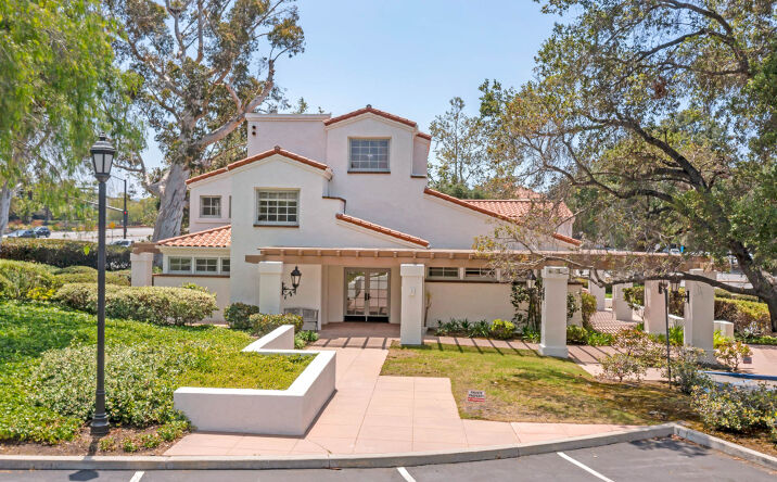 Pictures of Office, Special Purpose property located at 625 W Hillcrest Dr, Thousand Oaks, CA 91360 for lease - image #1