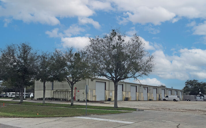 Pictures of Industrial property located at 2800-2848 S. Mellonville Avenue, Sanford, FL 32773 for lease - image #1