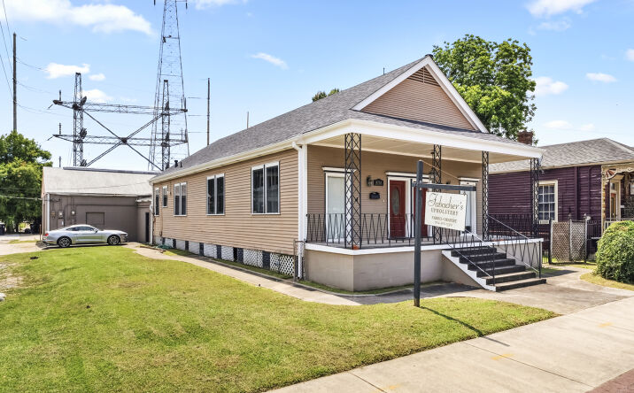 Pictures of Retail, Office, Restaurant property located at 8704 Oak St, New Orleans, LA 70118 for lease - image #1
