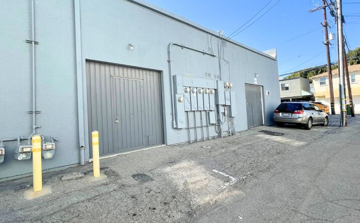 Pictures of Industrial property located at 1633 Stanford St, Santa Monica, CA 90404 for lease - image #1