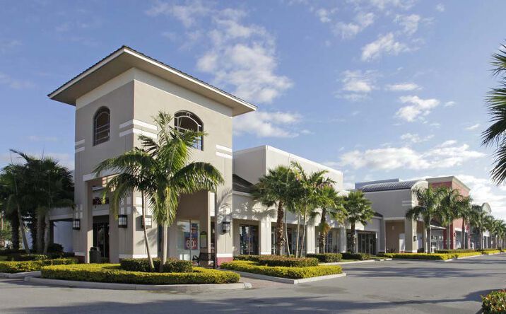 Pictures of Retail property located at 11001-11161 Southern Boulevard, Royal Palm Beach, FL 33411 for lease - image #1