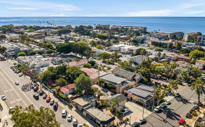 Pictures of Retail property located at 900 S Coast Hwy 101, Encinitas, CA 92024 for lease - image #1