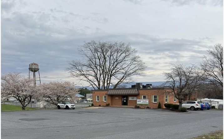 Pictures of Retail, Office, Special Purpose property located at 3060 N Valley Pike, Harrisonburg, VA 22802 for lease - image #1