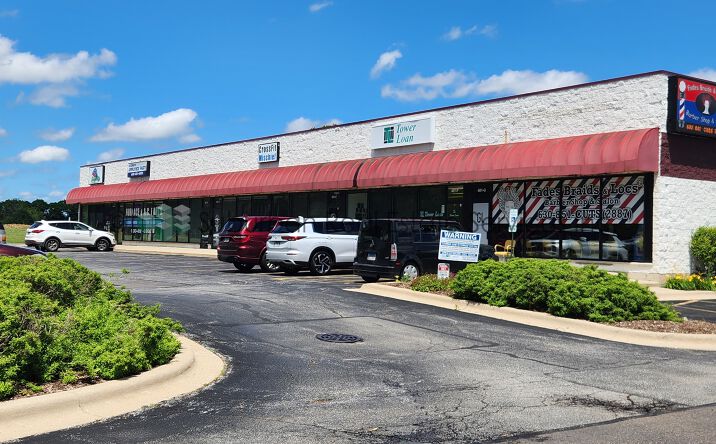 Pictures of Retail, Office property located at 481 N Commons Dr, Aurora, IL 60504 for lease - image #1