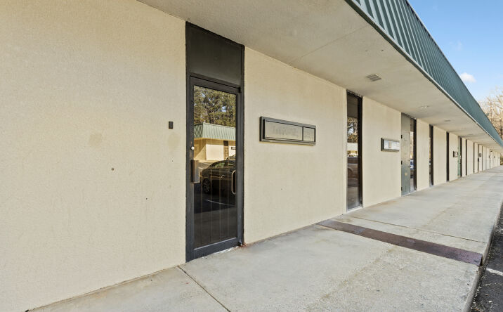 Pictures of Office property located at 3480 Greenbriar Pkwy SW, Atlanta, GA 30331 for lease - image #1