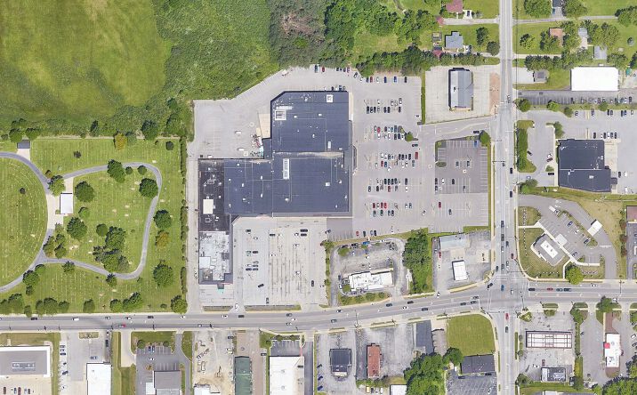 Pictures of Retail property located at 6000 Royalton Rd, North Royalton, OH 44133 for sales - image #1