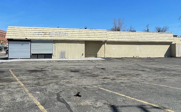 Pictures of Retail property located at 930 N 27th St, Milwaukee, WI 53208 for lease - image #1
