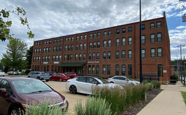 Pictures of Office property located at 1789 Elm St, Dubuque, IA 52001 for lease - image #1