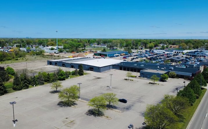 Pictures of Industrial property located at 32000 Ford Rd, Garden City, MI 48135 for lease - image #1