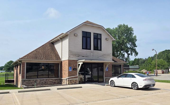 Pictures of Retail, Office property located at 1306 S Carney Dr, St Clair, MI 48079 for lease - image #1